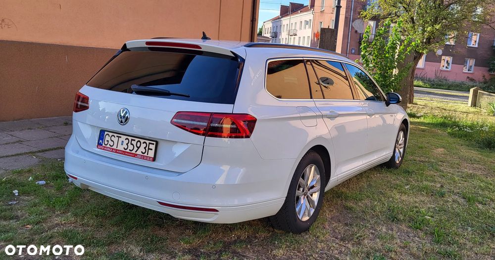 Volkswagen Passat 2.0 TDI (BlueMotion Technology) DSG Comfortline - 8