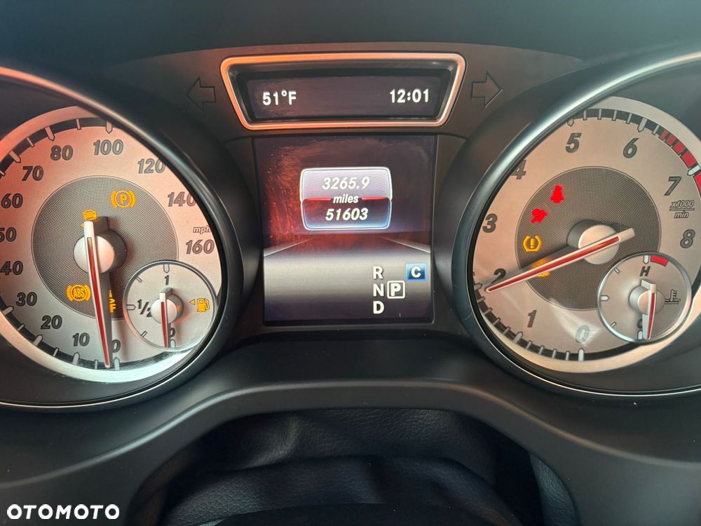 Mercedes-Benz GLA 250 4Matic 7G-DCT - 17