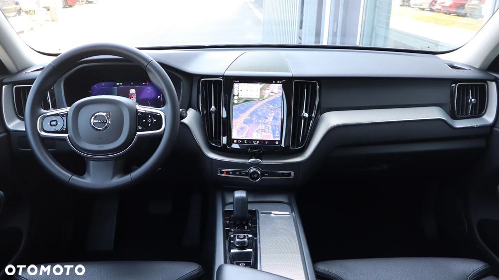 Volvo XC 60 B5 B AWD Plus Dark - 11