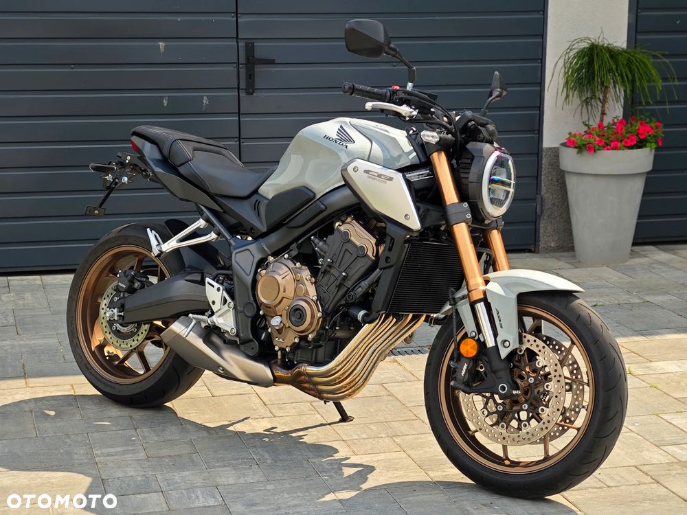Honda CB - 3