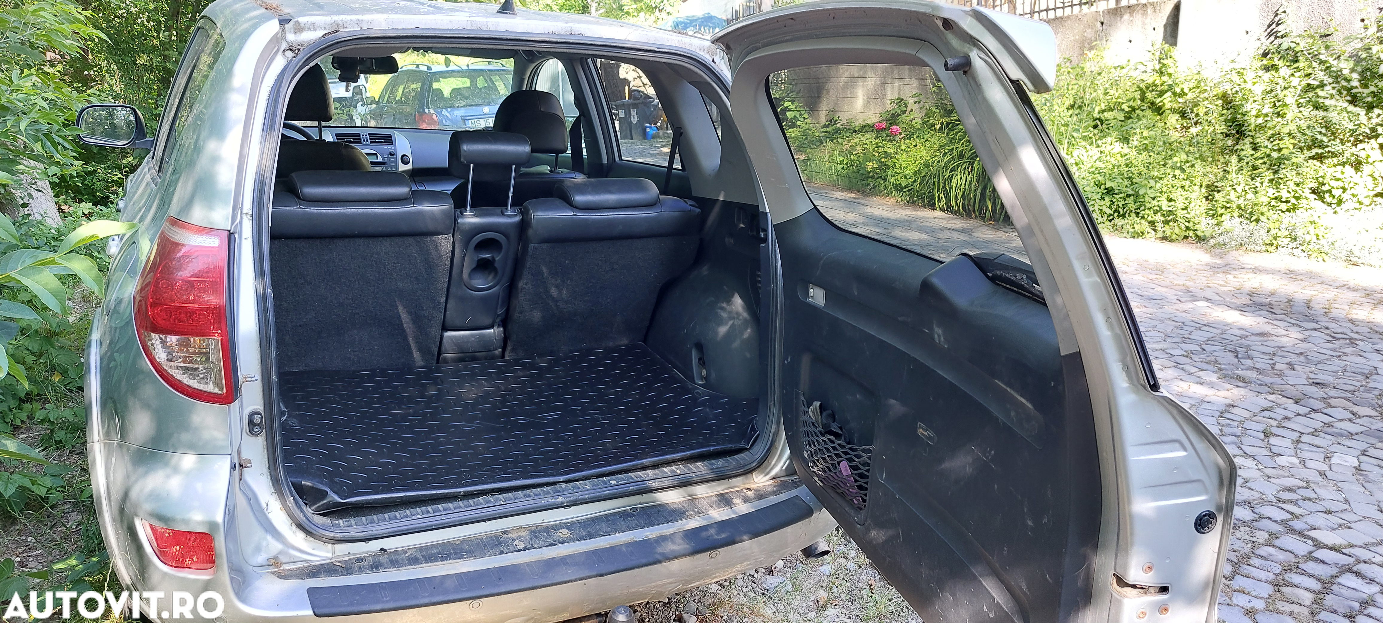 Toyota RAV4 - 4