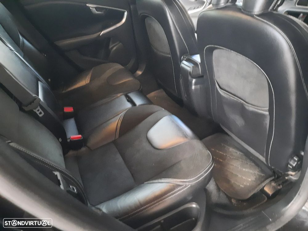 Volvo V40 D2 Geartronic RDesign - 16