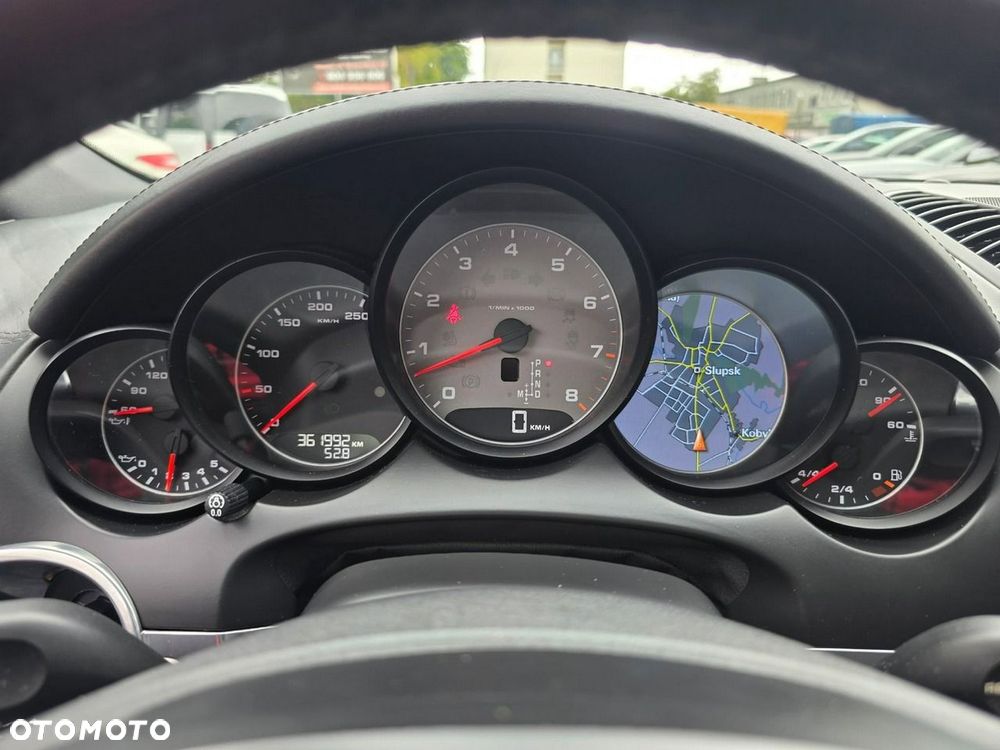 Porsche Cayenne S - 10