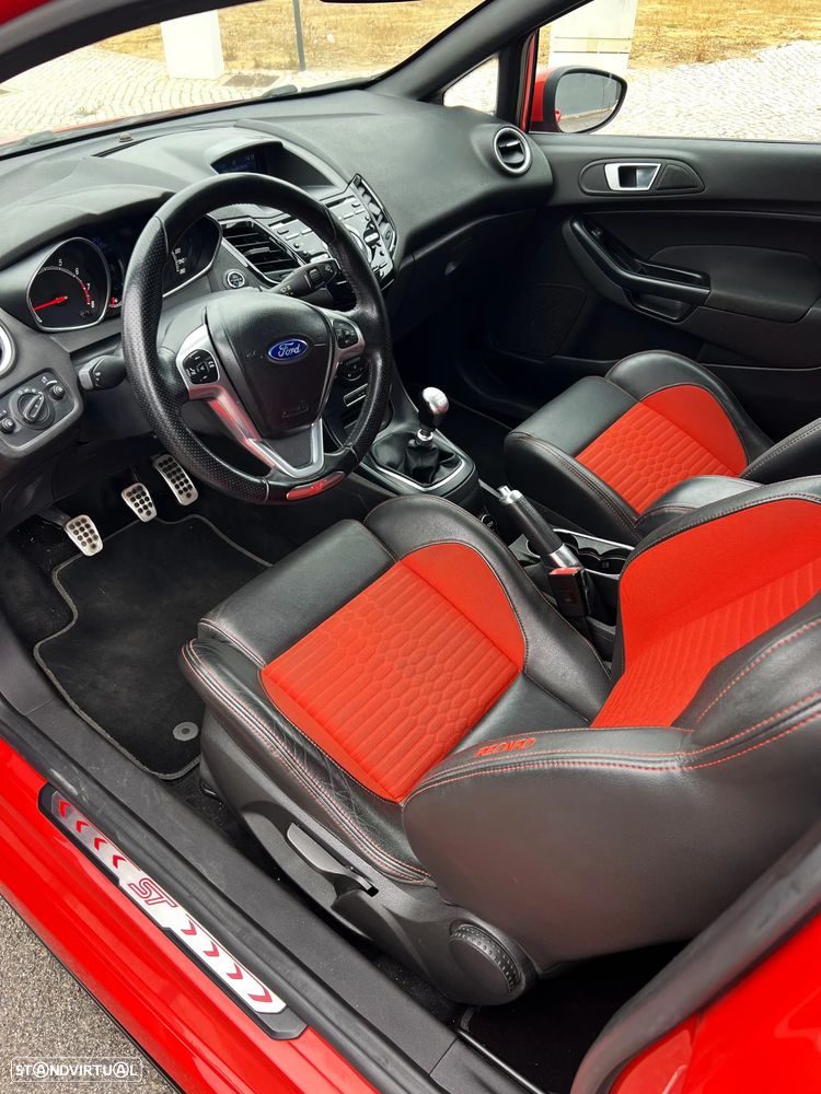 Ford Fiesta 1.6 EcoBoost c/ Pack Pele Desportiva ST - 7