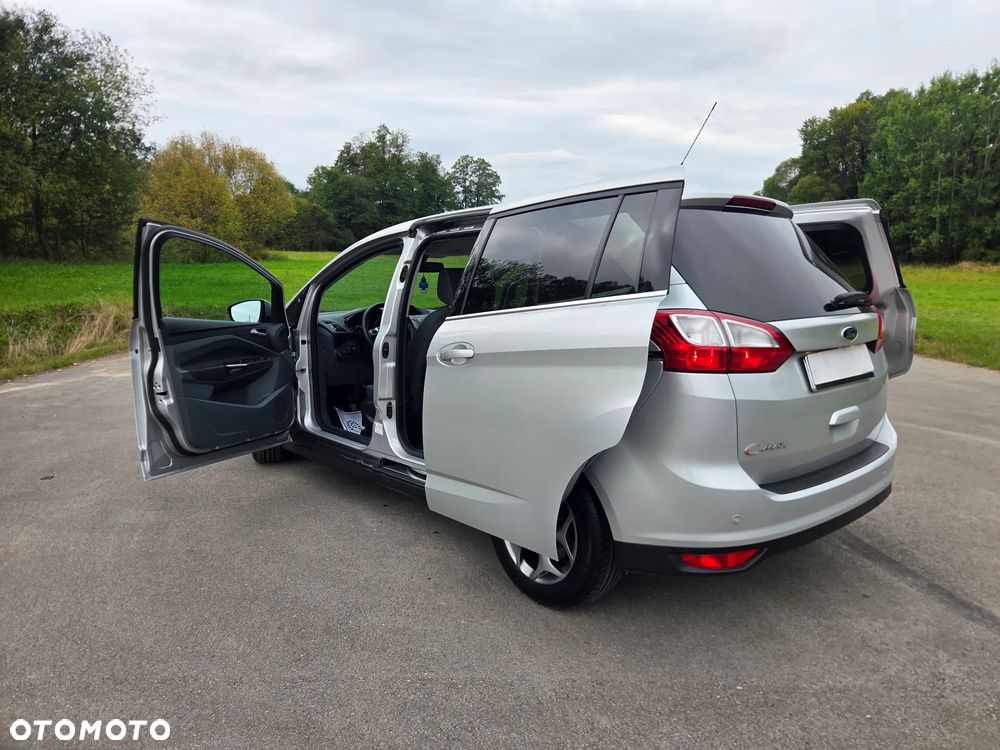 Ford Grand C-MAX - 21