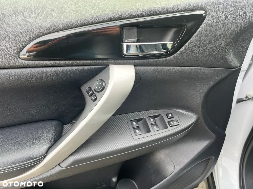 Mitsubishi Eclipse Cross Plug-In Hybrid 4WD Plus Select - 24