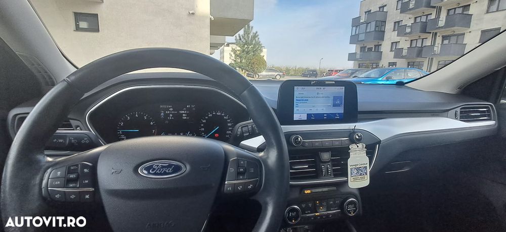 Ford Focus 1.0 EcoBoost Titanium - 10