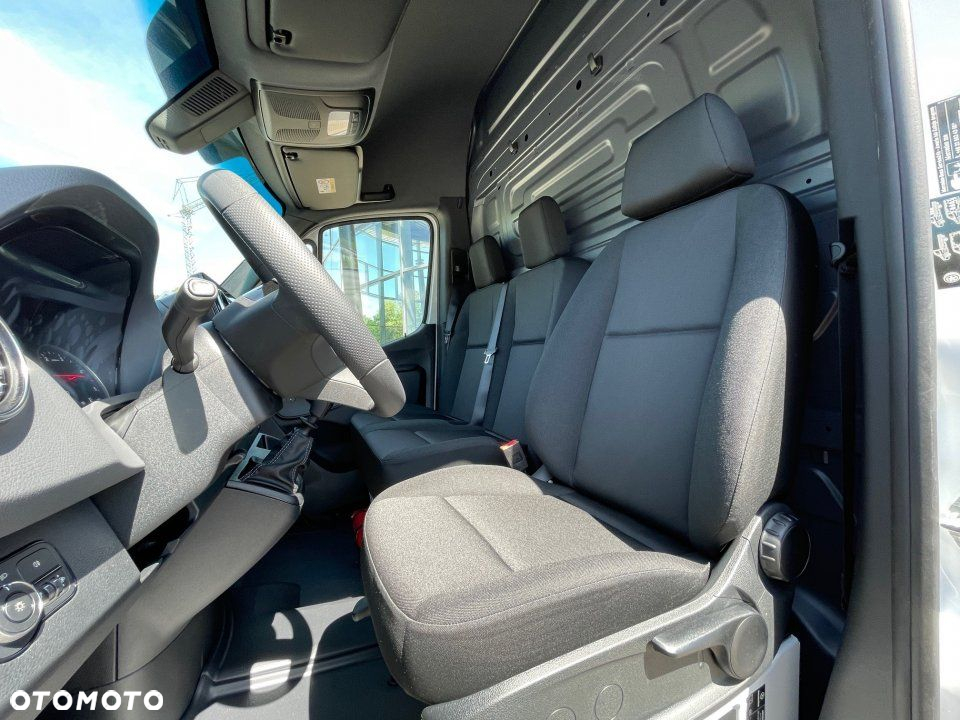 Mercedes-Benz Sprinter - 9
