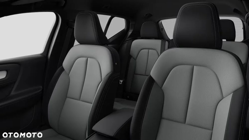 Volvo XC 40 B3 Plus Dark - 12