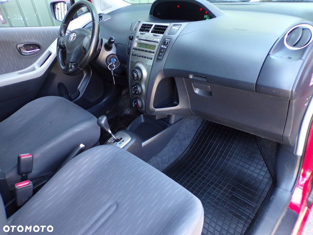Toyota Yaris - 17