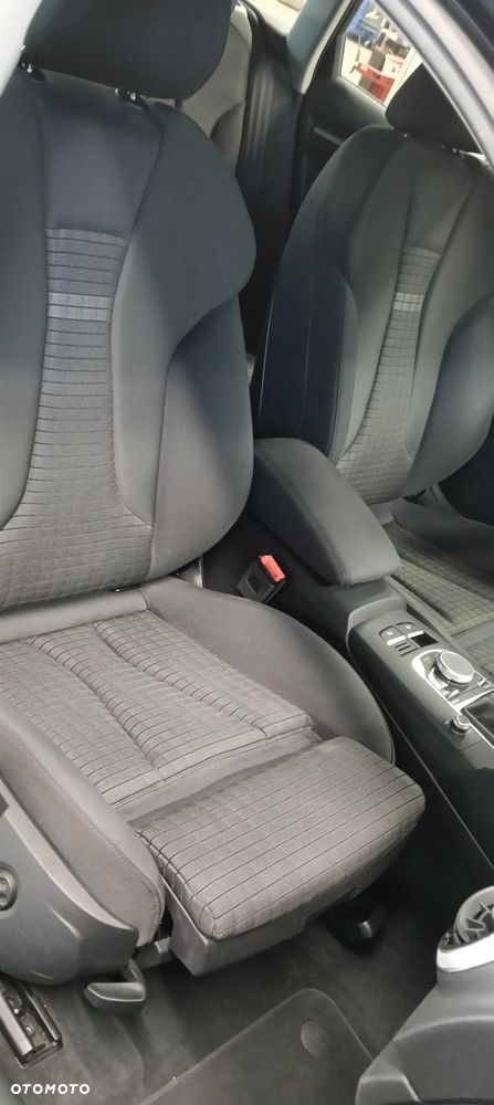 Audi A3 Sportback 2.0 TDI Premiere Edition - 16