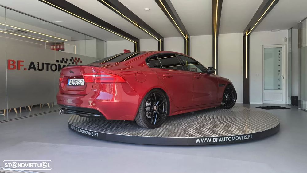 Jaguar XE 2.0 D R-Sport - 17