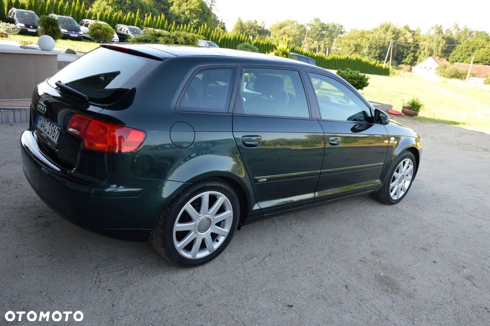 Audi A3 Sportback 2.0 TDI S line Sportpaket plus - 4