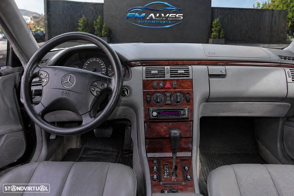 Mercedes-Benz E 220 - 17