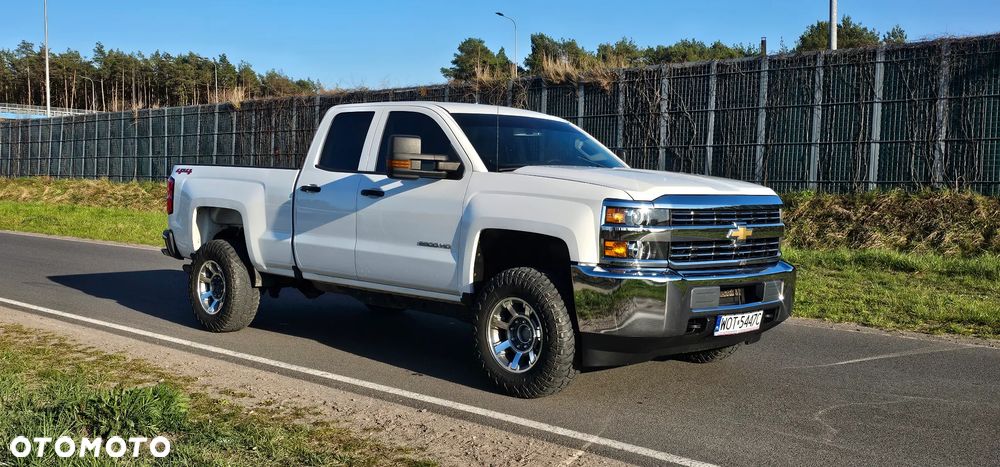 Chevrolet Silverado - 1