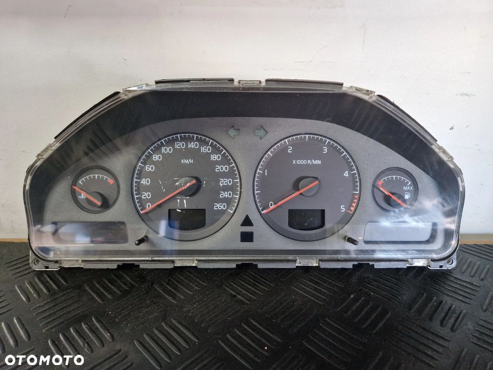 LICZNIK ZEGARY VOLVO V70II S60I XC70I S80I DIESEL 8637996 - 1