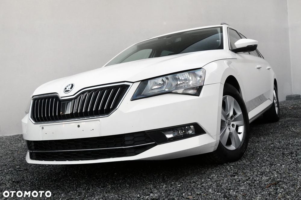 Skoda Superb 2.0 TDI Sportline - 10