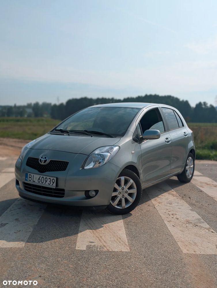 Toyota Yaris - 2