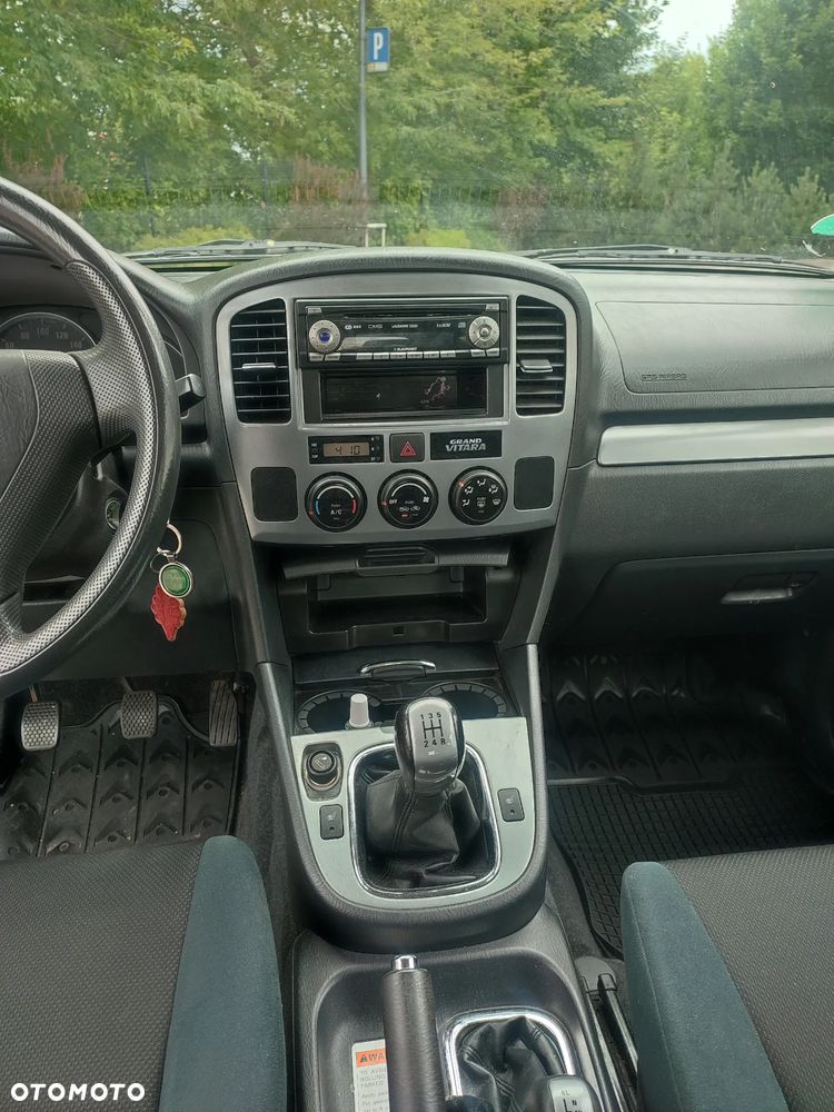 Suzuki Grand Vitara 2.0 Comfort Limited - 8