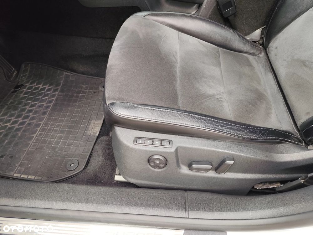 Skoda Superb 2.0 TDI Elegance DSG - 36