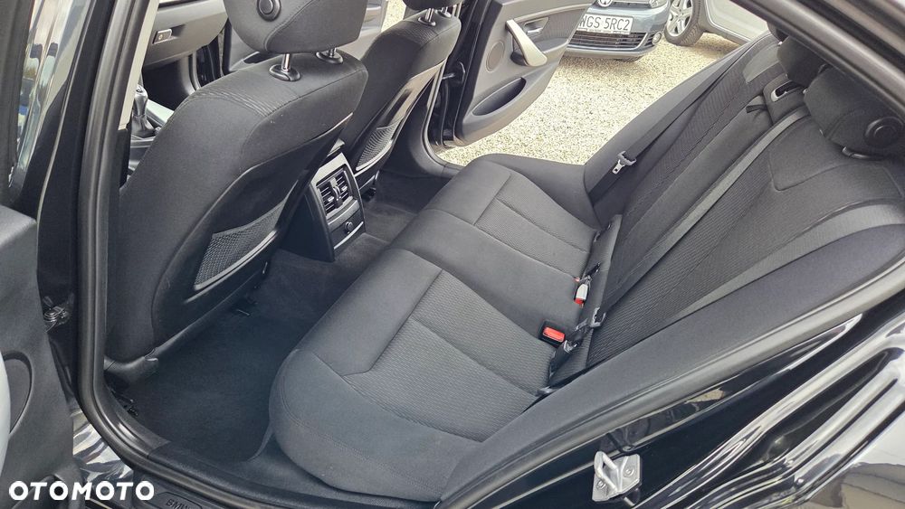 BMW Seria 3 318d Modern Line - 20