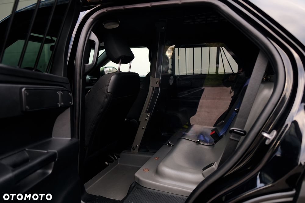 Ford Explorer - 25