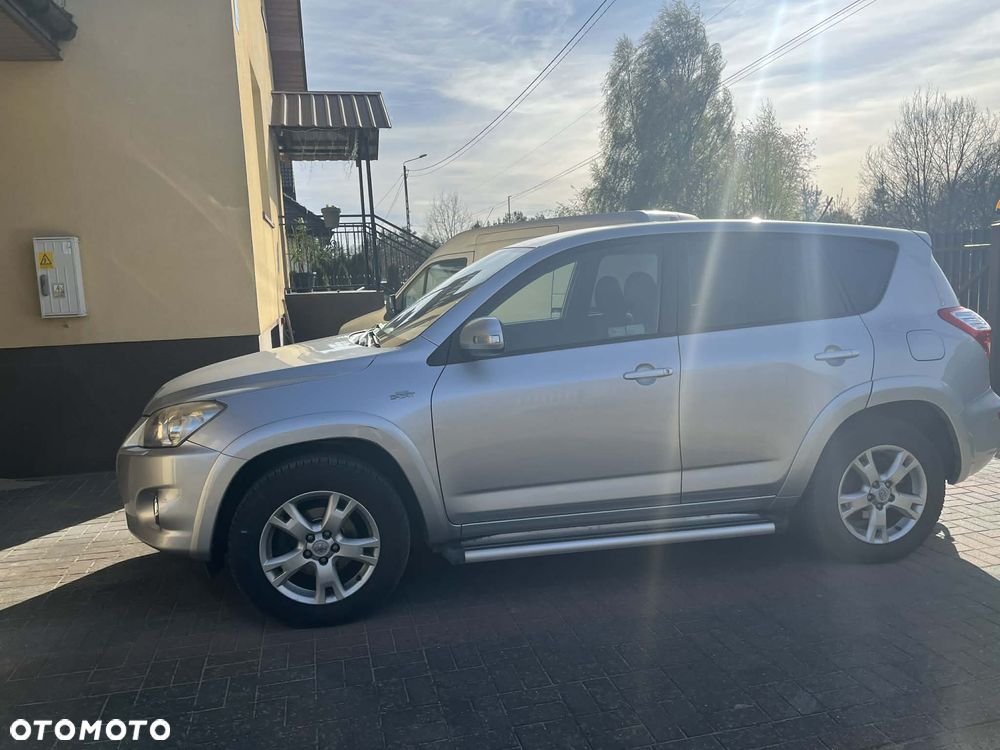 Toyota RAV4 2.2 D-CAT Sol - 4