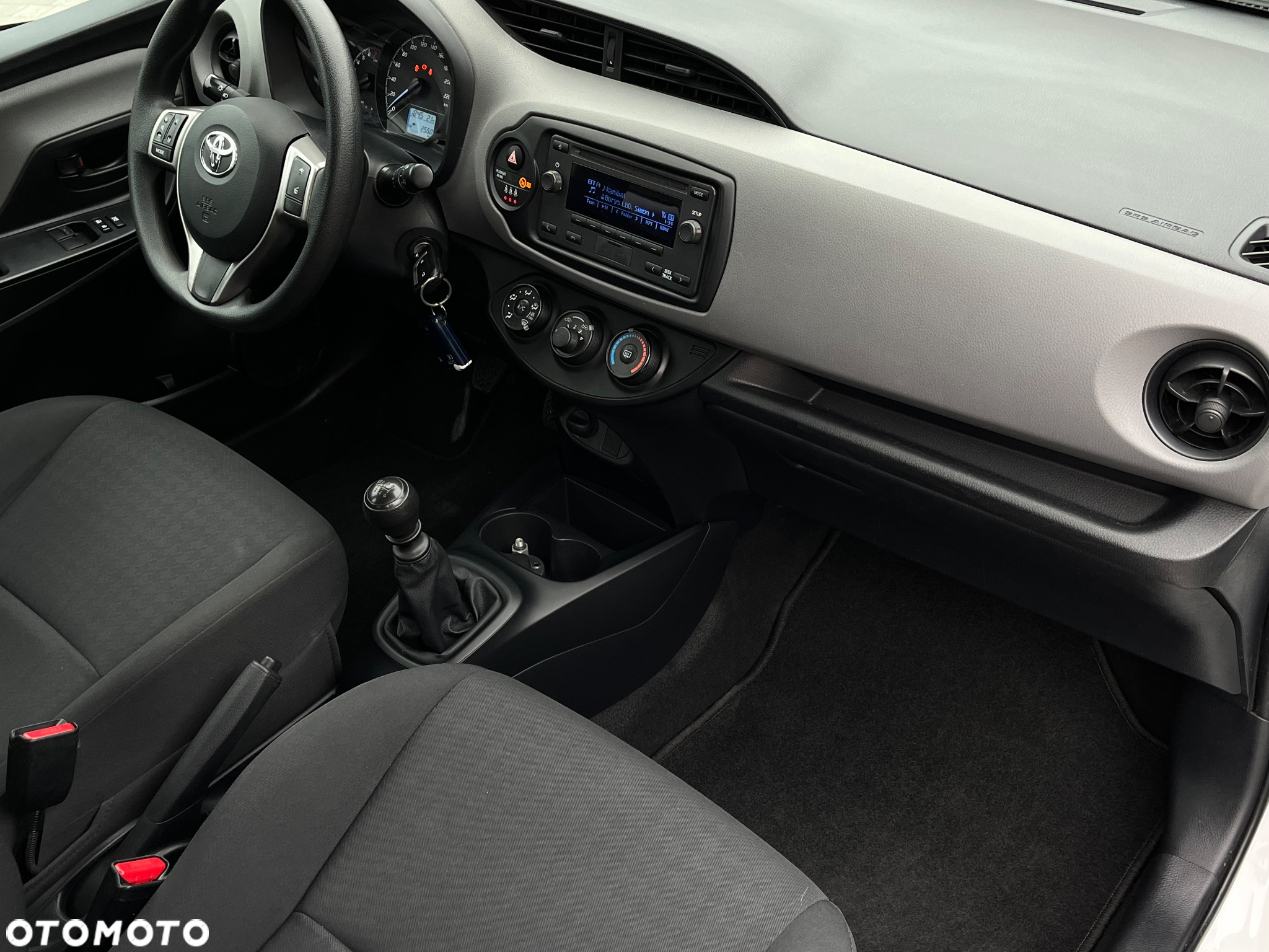 Toyota Yaris - 18