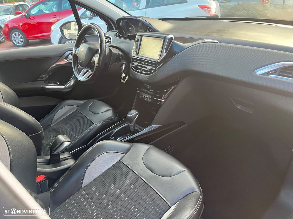 Peugeot 2008 PureTech 110 Stop&Start EAT6 Allure - 10
