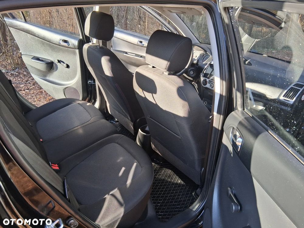 Hyundai i20 - 17