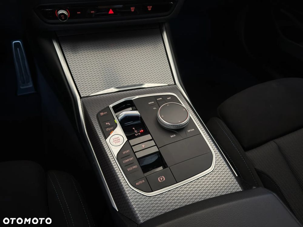 BMW Seria 3 330i xDrive M Sport - 20