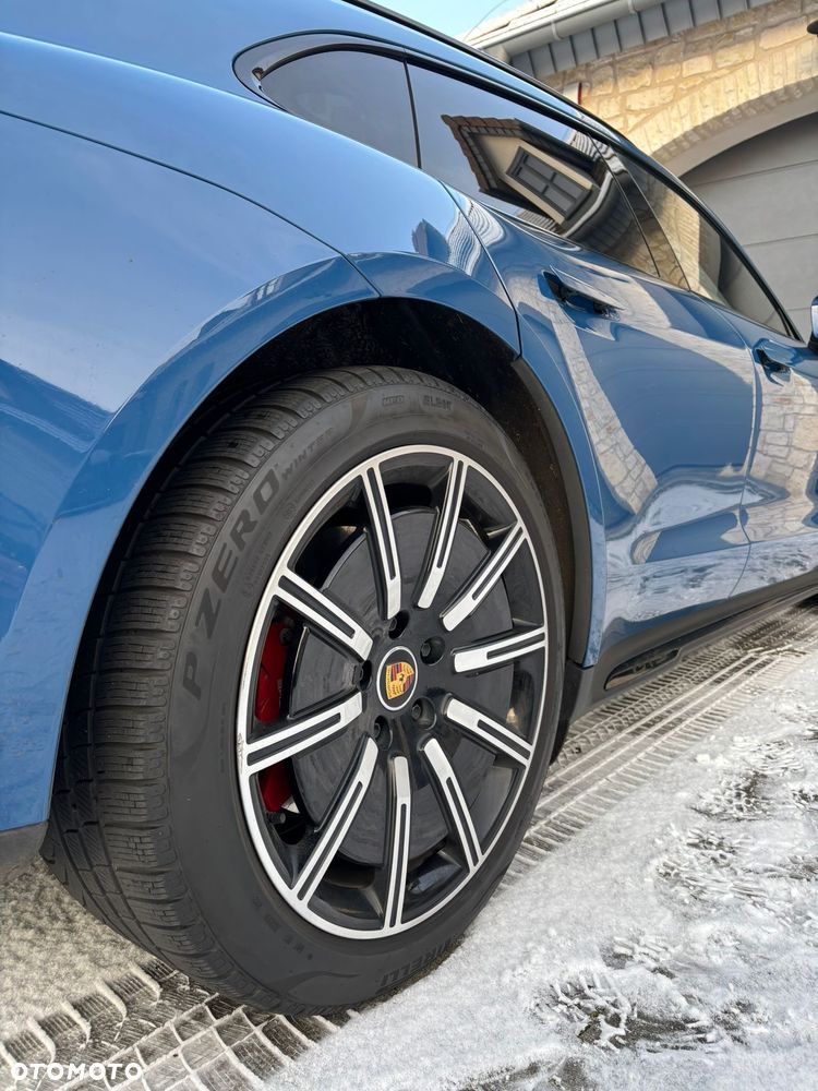 Porsche Taycan GTS - 7