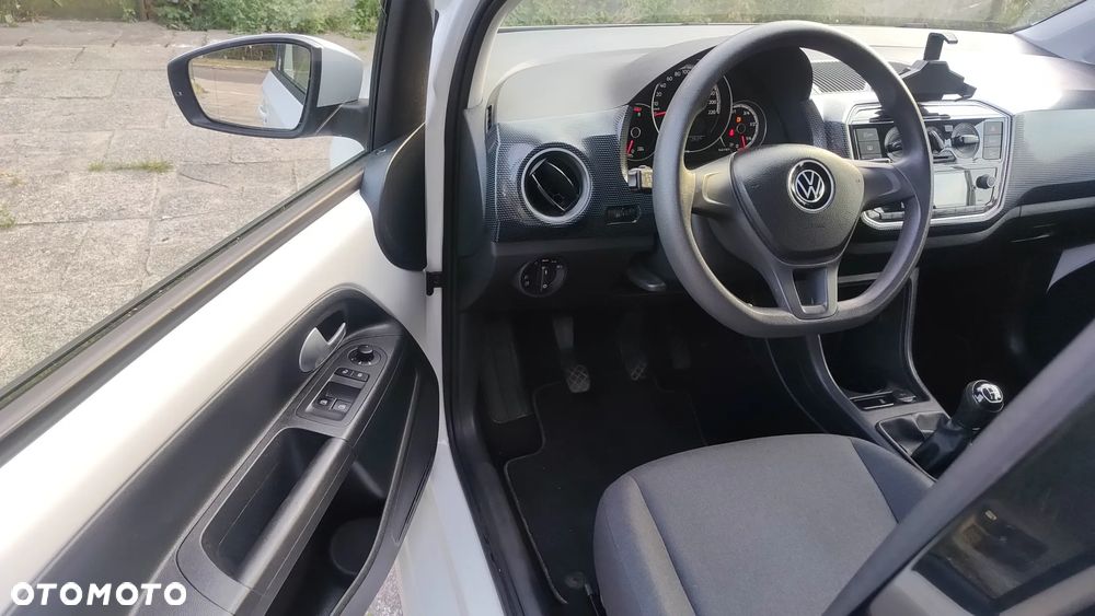 Volkswagen up! move - 12