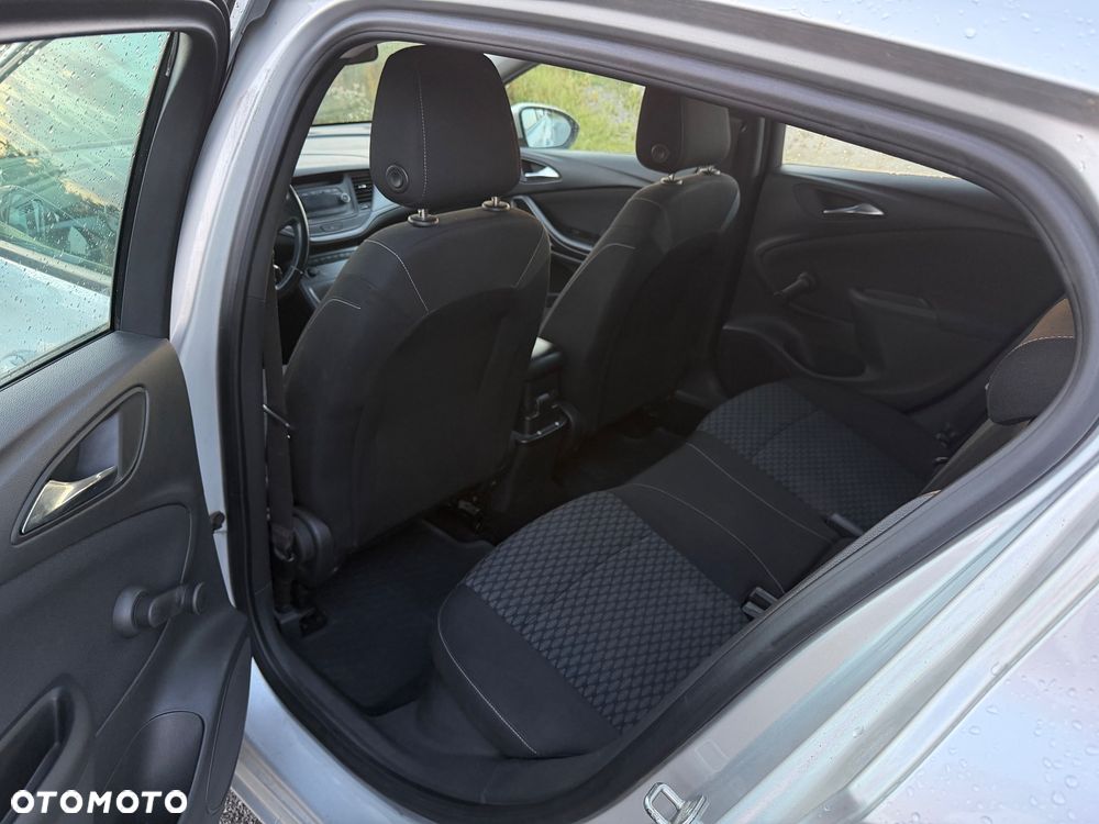Opel Astra 1.6 CDTI Essentia - 12