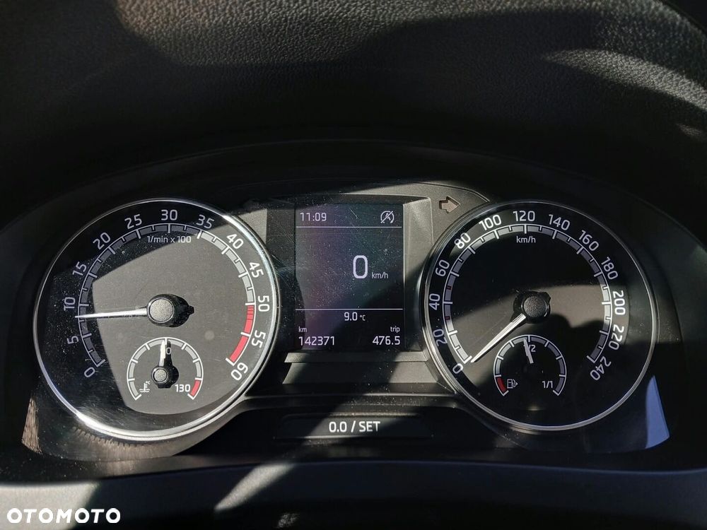 Skoda RAPID 1.6 TDI DPF Ambition - 22