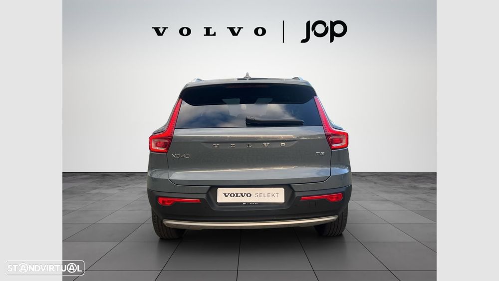 Volvo XC 40 1.5 T3 Momentum Geartronic - 4