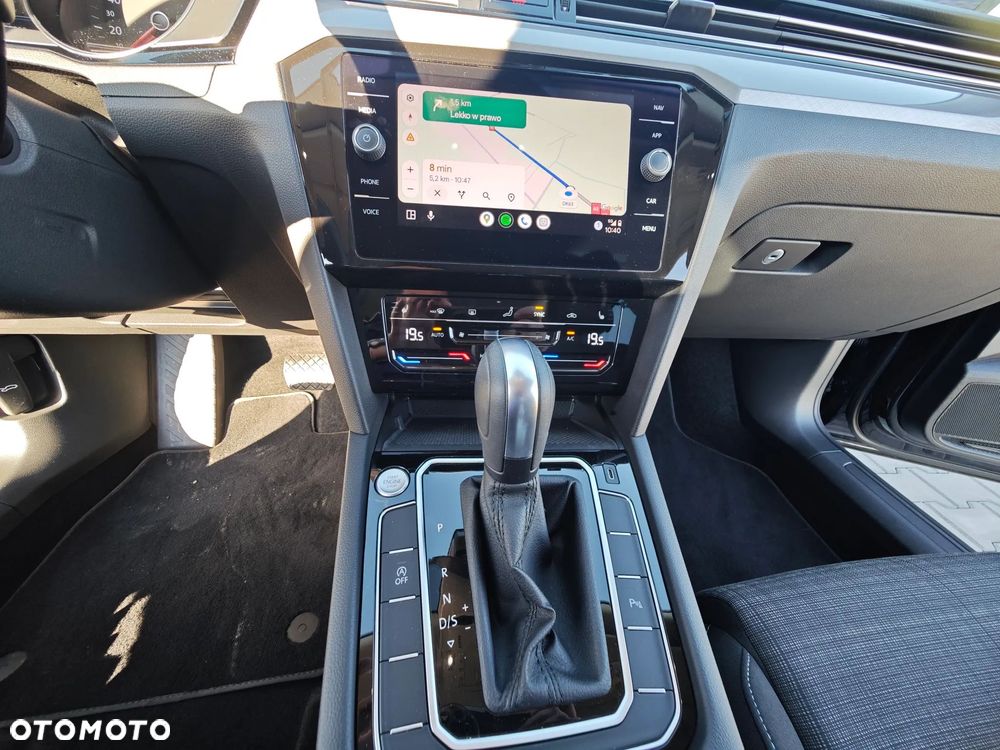 Volkswagen Passat - 20