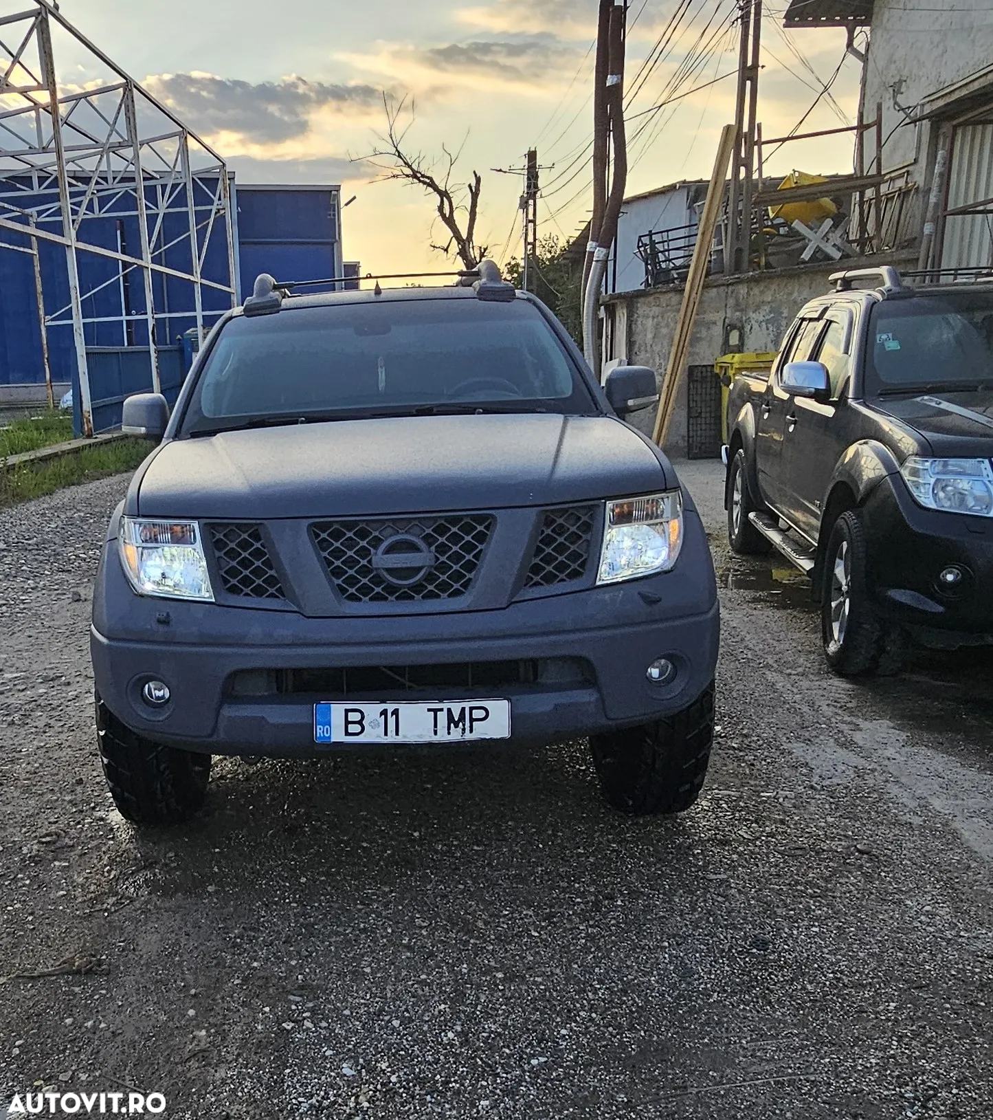 Nissan Navara 2.5 dCi DPF 4X4 Double Cab LE - 2