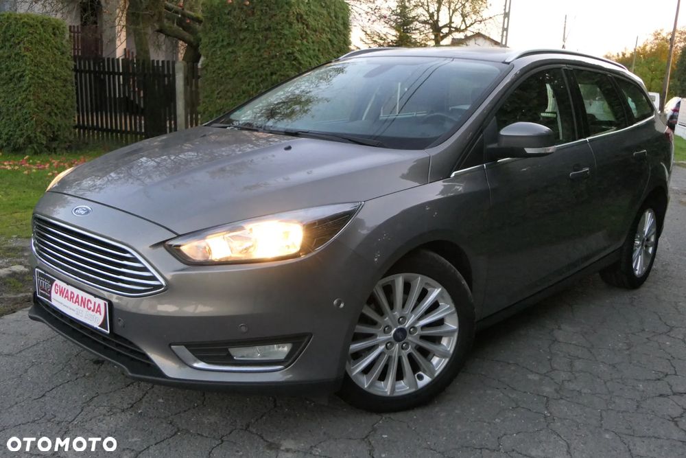 Ford Focus Turnier 1.5 EcoBlue Start-Stopp-System TITANIUM STYLE - 4