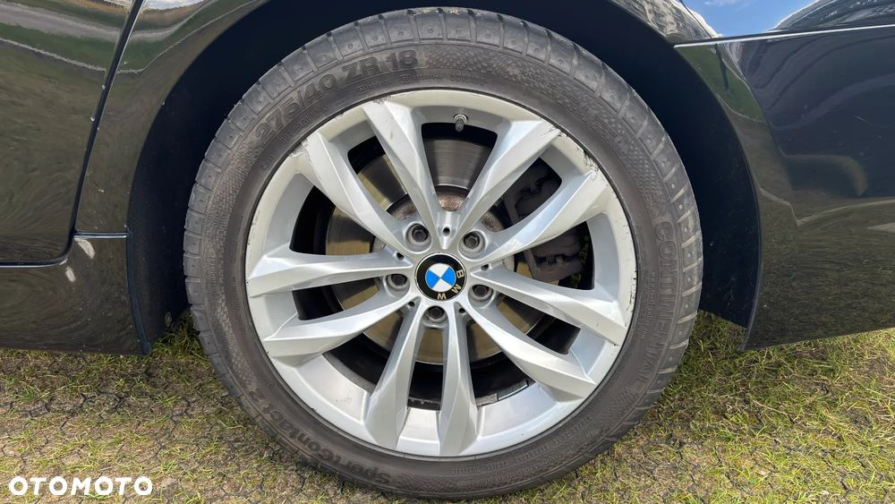 BMW Seria 5 530d xDrive Touring - 27