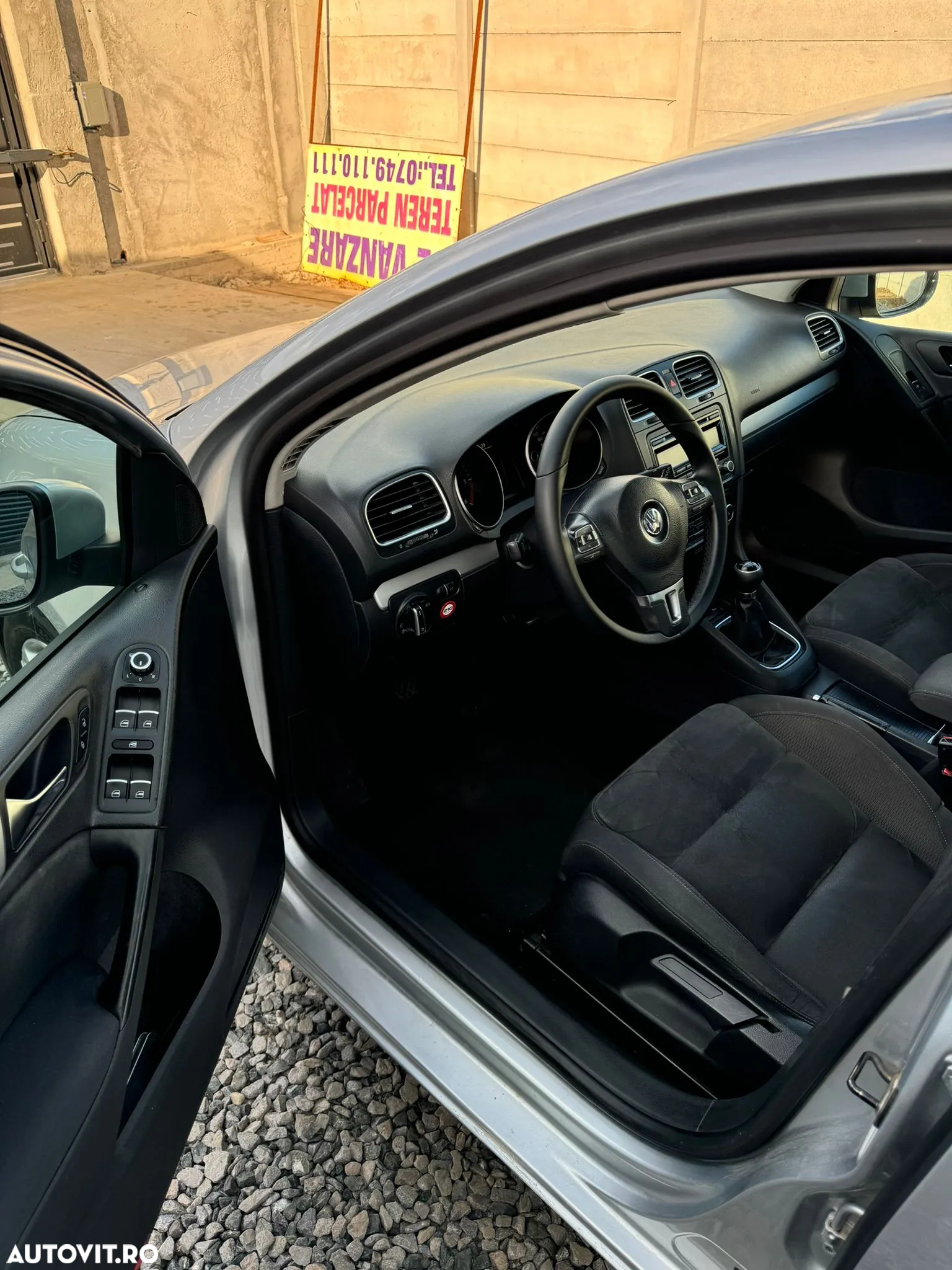 Volkswagen Golf 1.6 TDI DPF Highline - 5