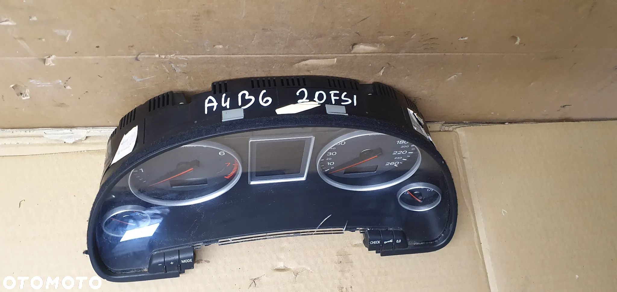 Licznik zegary Audi A4 B6 2.0 FSI Automat 8E0920930 - 5