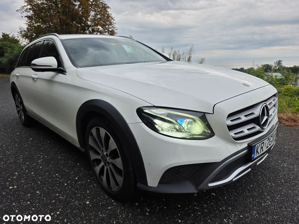 Mercedes-Benz Klasa E 220 d 4-Matic All-Terrain - 2