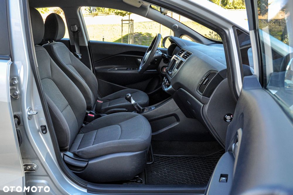 Kia Rio - 11