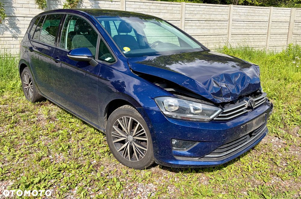 Volkswagen Golf - 1