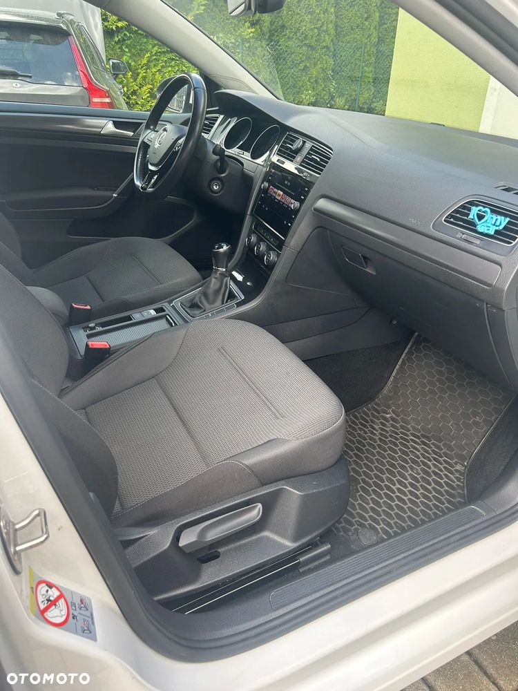 Volkswagen Golf - 15
