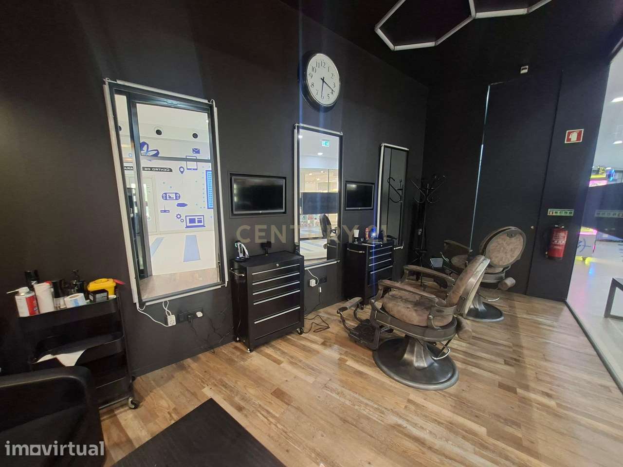 Trespasse de Barbearia em Lordelo - Guimarães - Grande imagem: 2/21