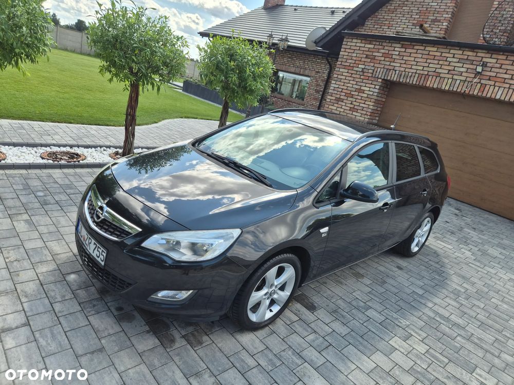 Opel Astra 1.4 Turbo 150 Jahre - 13