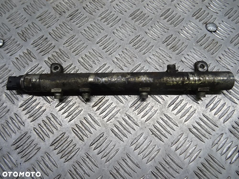 BMW X1 E84 LIFT 12-15 18I LISTWA WTRYSKOWA 5801386699 - 2