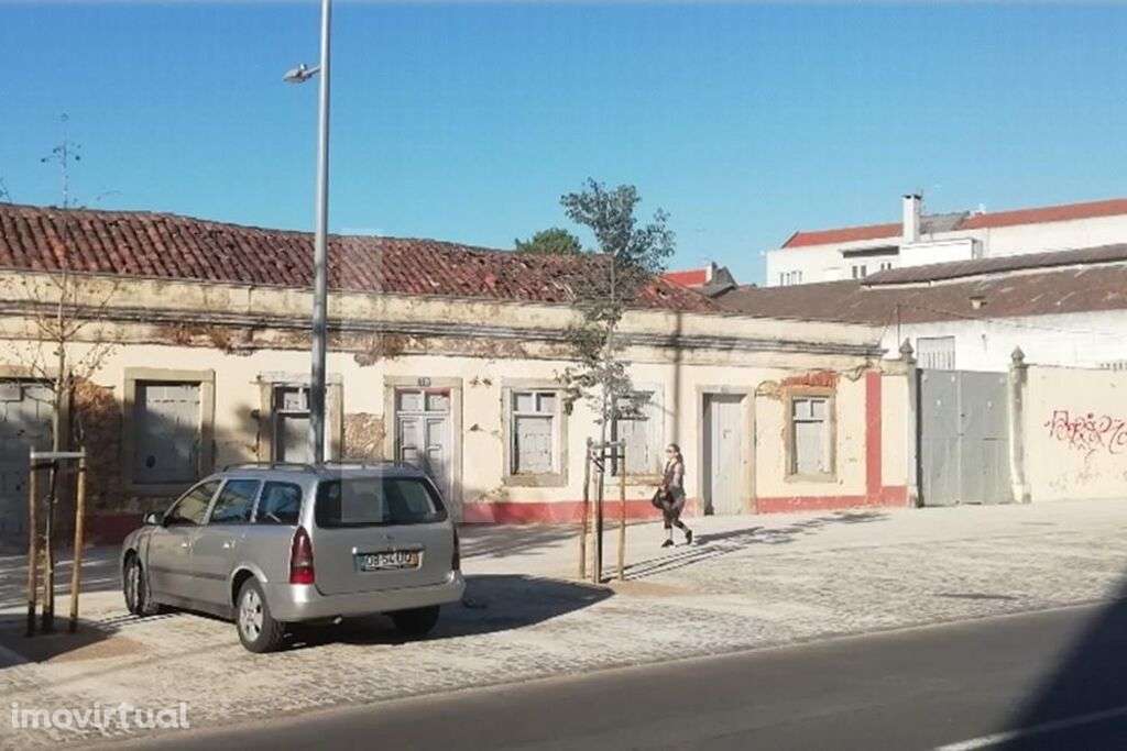 Terreno com 2.242m2 no centro de Setúbal na Av. dos Combatentes da Gra - Grande imagem: 4/19